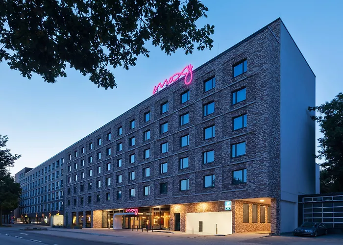 Moxy HamburgAirport Hotel
